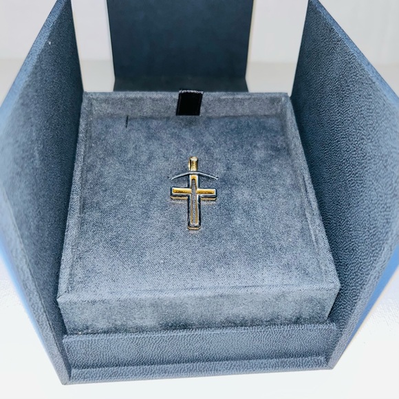 DAVID YURMAN Forged Carbon Cross Pendant - Picture 6 of 15